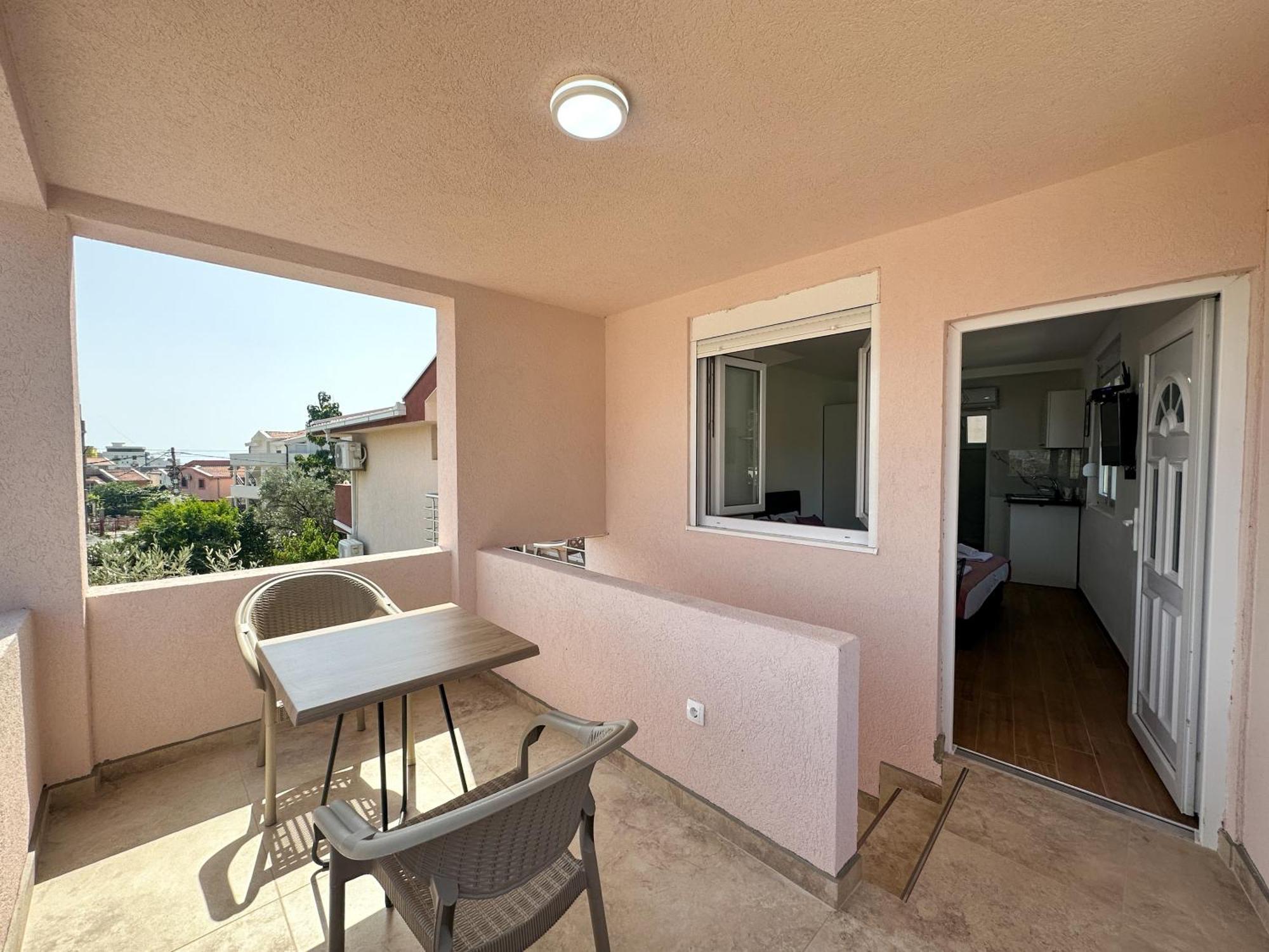Jasmin Apartmani Bar Luaran gambar