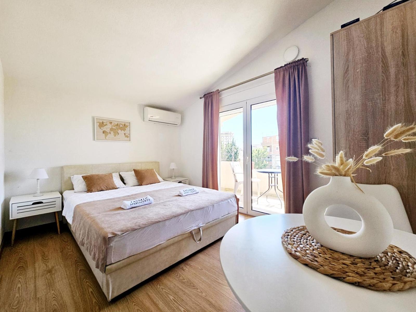 Jasmin Apartmani Bar Luaran gambar